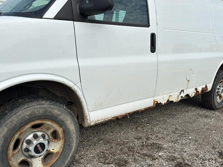 2008-gmc-3500-image-11