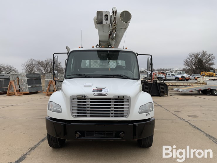 2010-freightliner-m2-106-s/a-bucket-truck-image-2