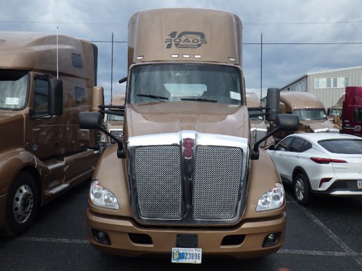 2022-kenworth-t680-image-2