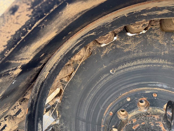 #41005-•-2022-zuidberg-36"-combine-tracks-image-29