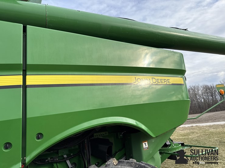 2013-john-deere-s690-image-18
