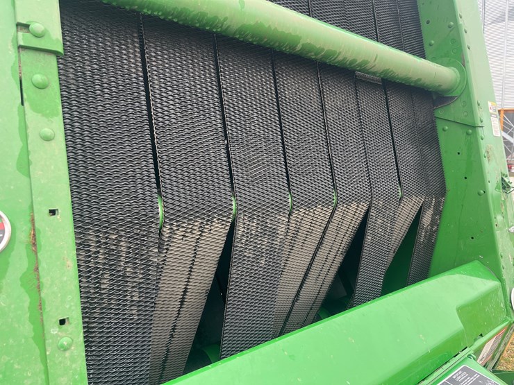 john-deere-560m-image-28