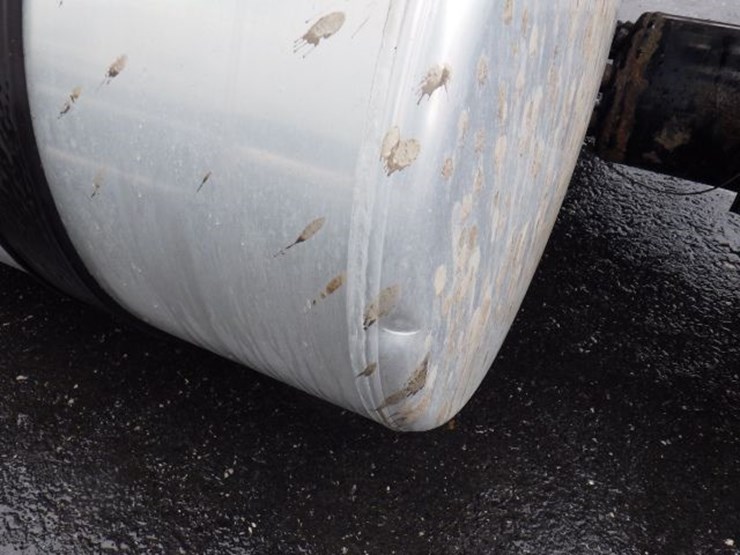 2016-freightliner-cascadia-125-image-18