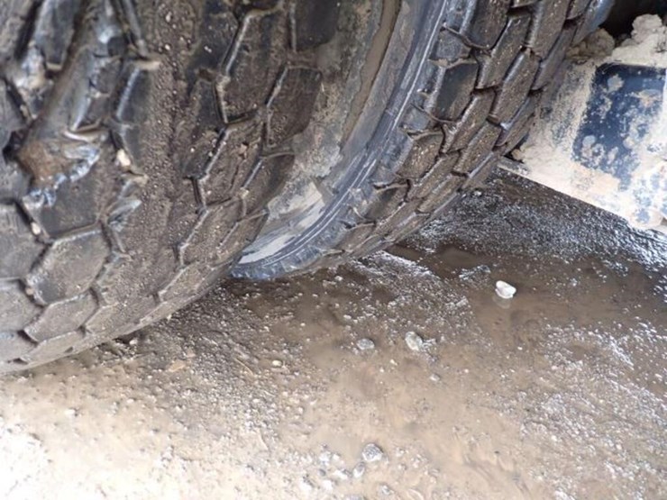 2002-sterling-l9500-image-90