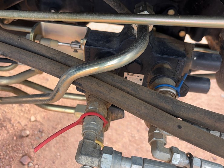 2009-john-deere-5083e-image-10