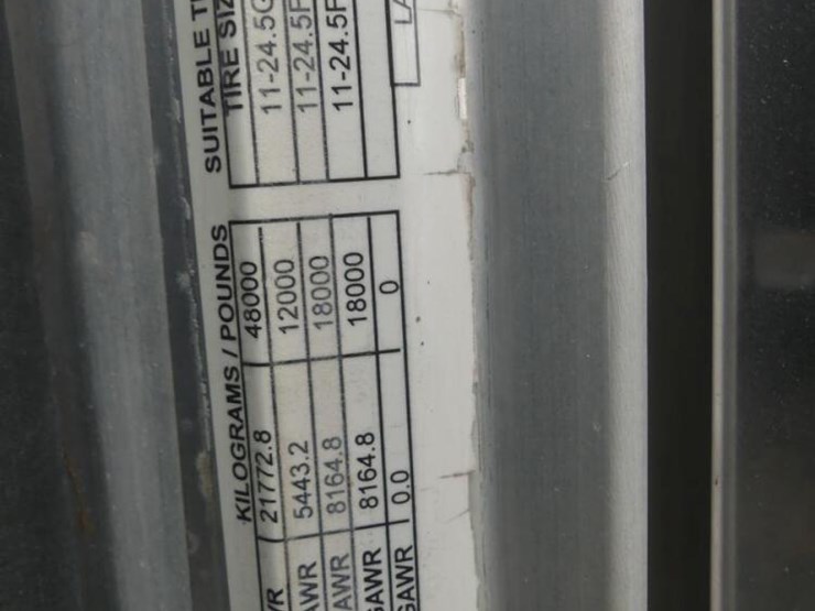 2004-peterbilt-379-image-21