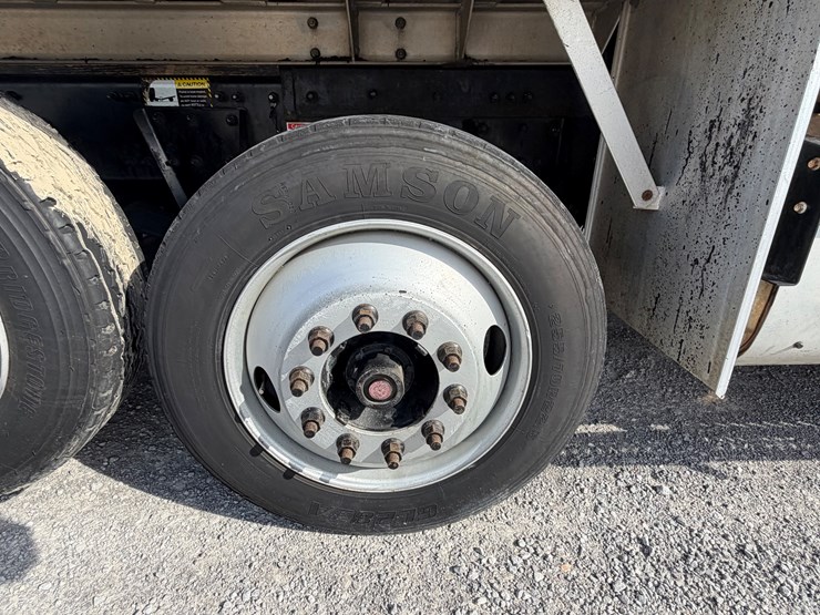 2017-mack-granite-gu713-image-64