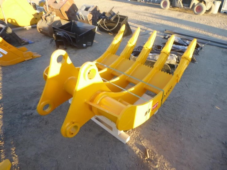 caterpillar-320-image-3