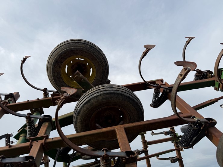 john-deere-38-image-15