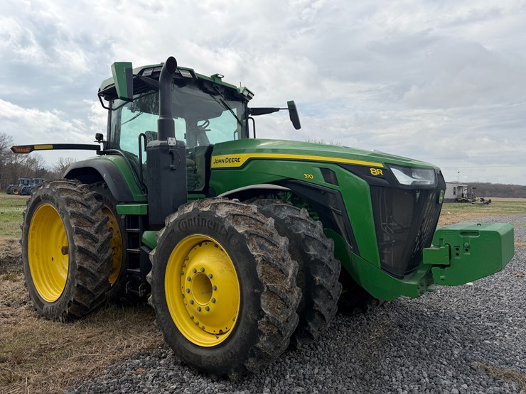 2023-john-deere-8r-310-image-2