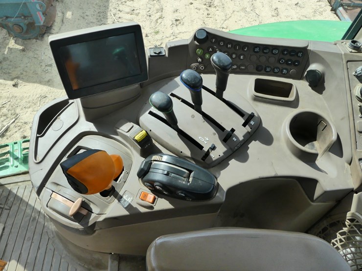 2014-john-deere-6140r-image-12