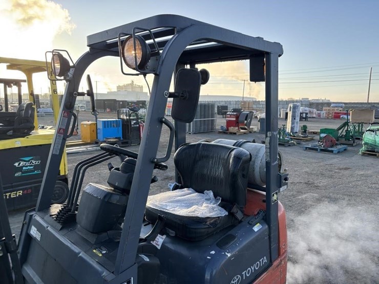 2004-toyota-7fgcu15-image-15