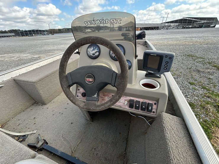 1999-bass-tracker-pro-team-165-boat-w/trailer-image-32