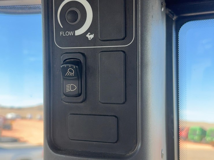 2007-new-holland-tv145-image-32