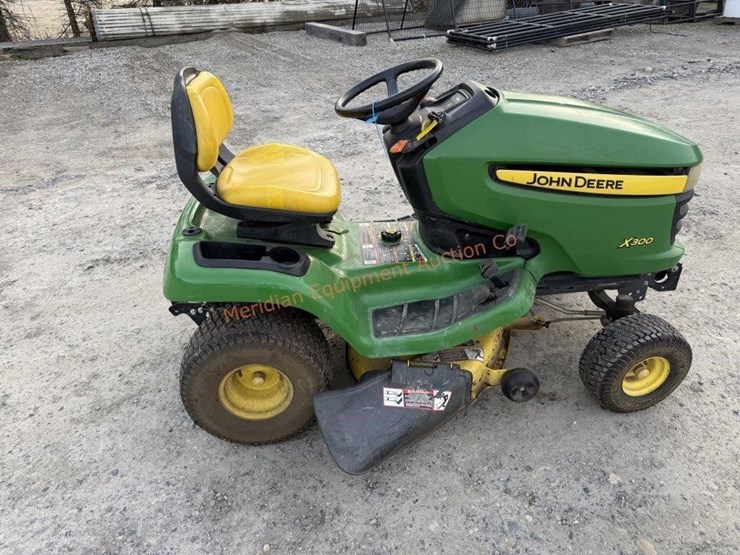 john-deere-x300-image-7
