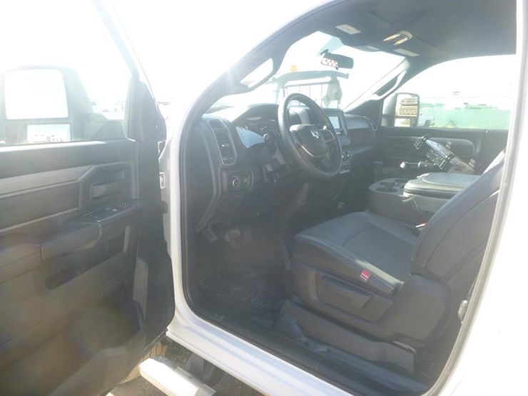 2024-dodge-2500-image-21