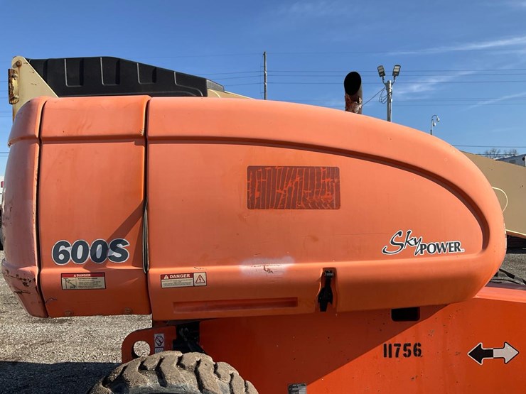 2004-jlg-600s-image-47