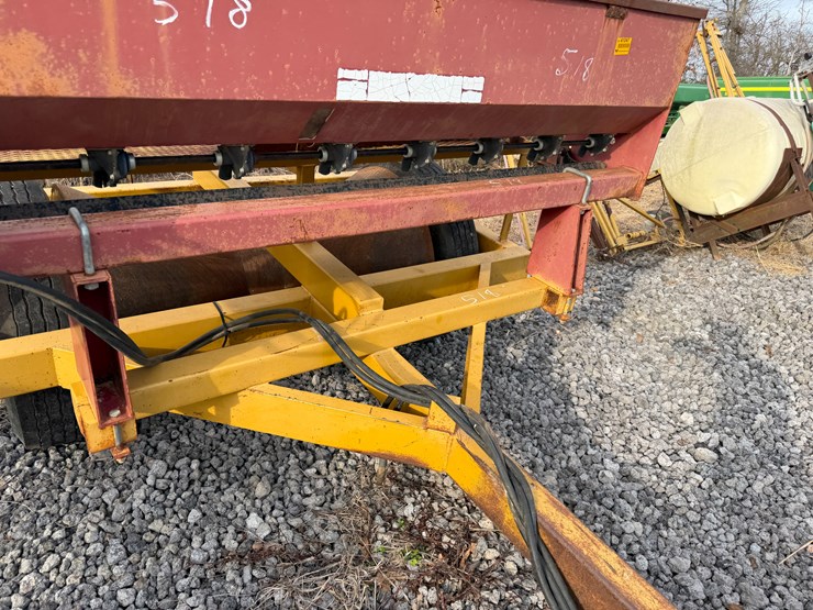 #41047-•-w&a-manufacturing-894-levee-seeder-and-packer-image-29