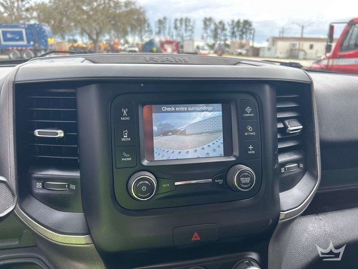 2019-dodge-3500-image-16