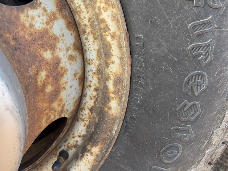 2001-chevrolet-c3500-image-8