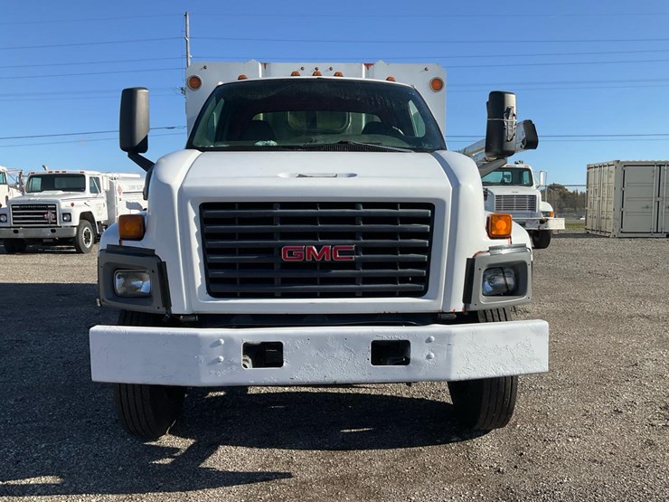 2004-gmc-topkick-image-8