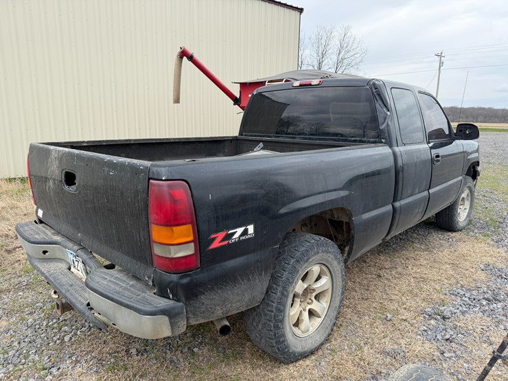 2005-chevrolet-silverado-1500-image-3