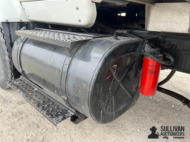 2006-international-7600-image-10