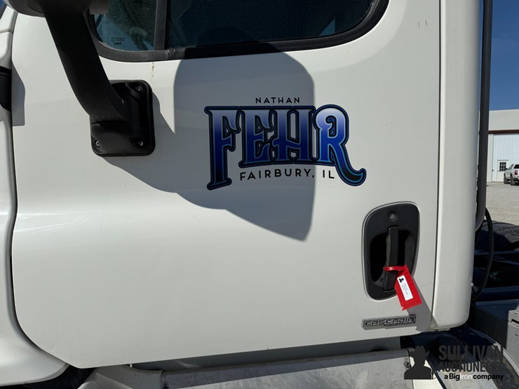 2015-freightliner-cascadia-113-image-14