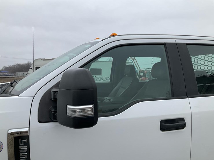 2019-ford-f550-xl-image-18