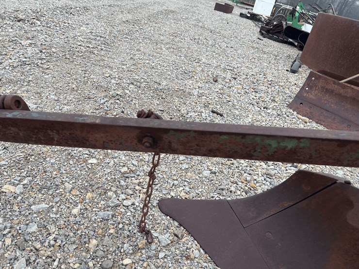 john-deere-l-left-hand-plow-image-14