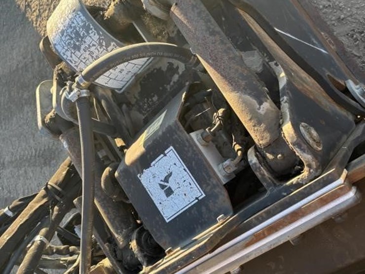 caterpillar-262c2-image-11