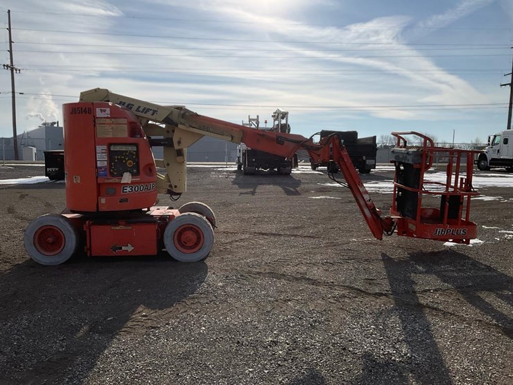 2000-jlg-e300ajp-image-6
