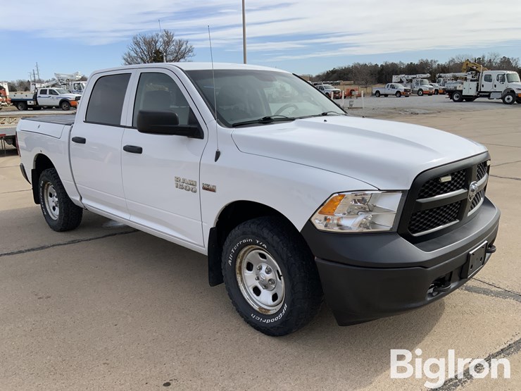 2015-dodge-1500-image-3