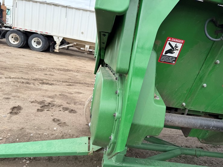 john-deere-c8r-image-21