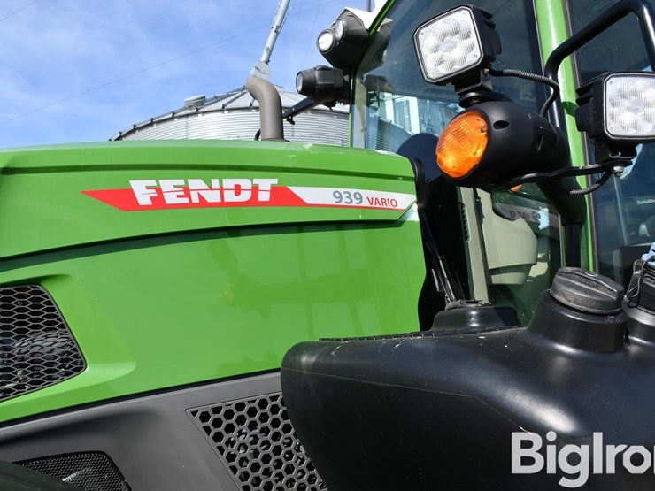 2024-fendt-939-vario-image-16