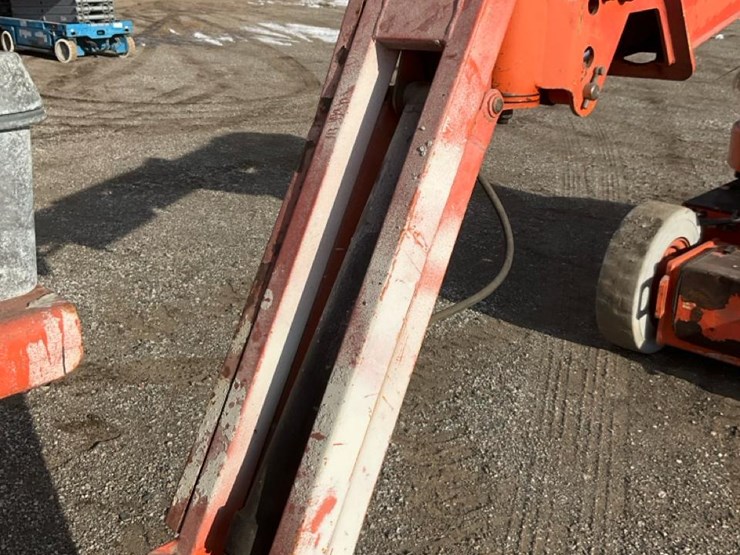 2000-jlg-e300ajp-image-17