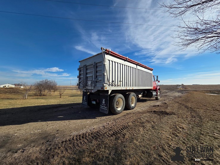 1994-international-8100-image-5