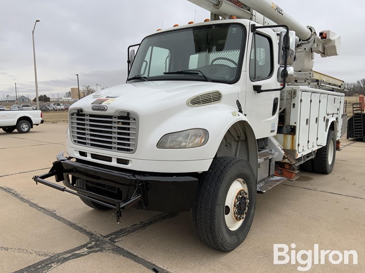 2009-freightliner-m2-106-image-14