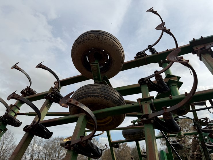 john-deere-40-image-9