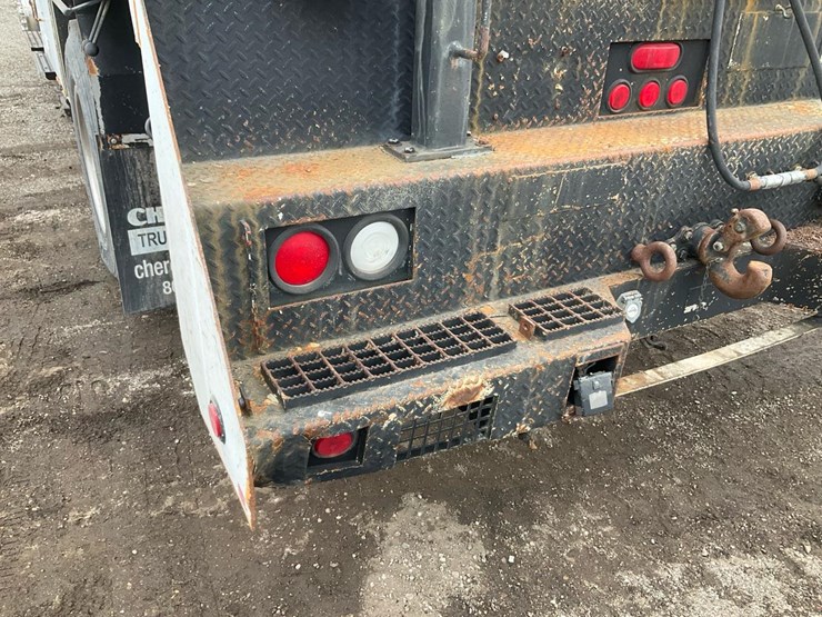 2014-international-7300-image-52