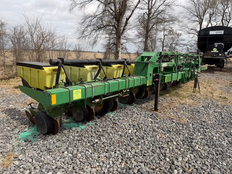 john-deere-12-image-2