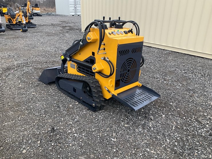 #1009-•-unused-2025-zjz-380-mini-skid-steer-loader-image-2