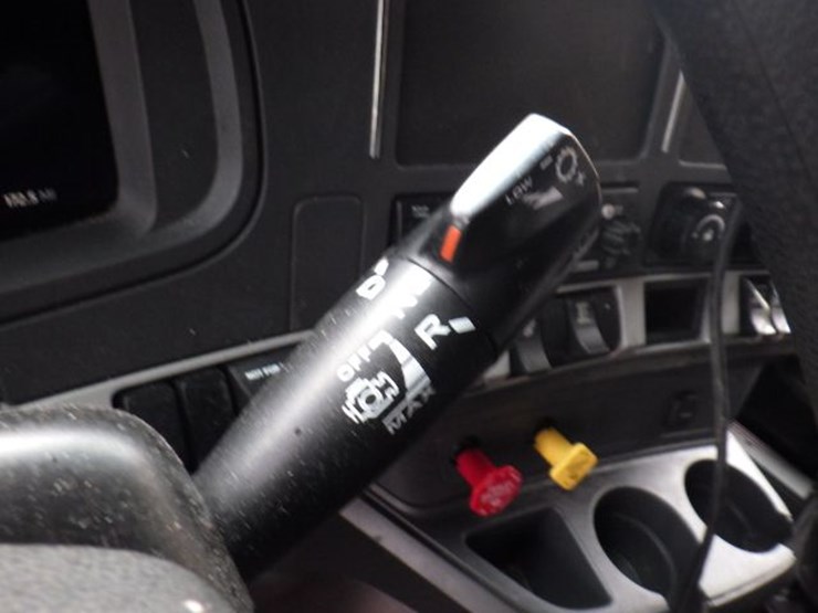 2024-kenworth-t680-image-18