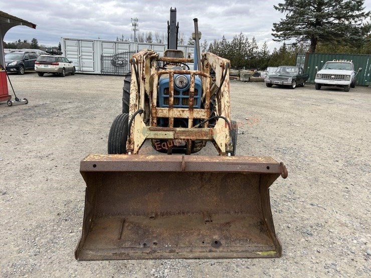 ford-tractor-image-3