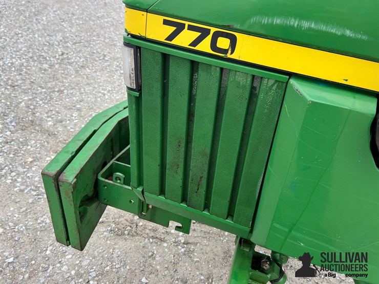 1990-john-deere-770-image-19