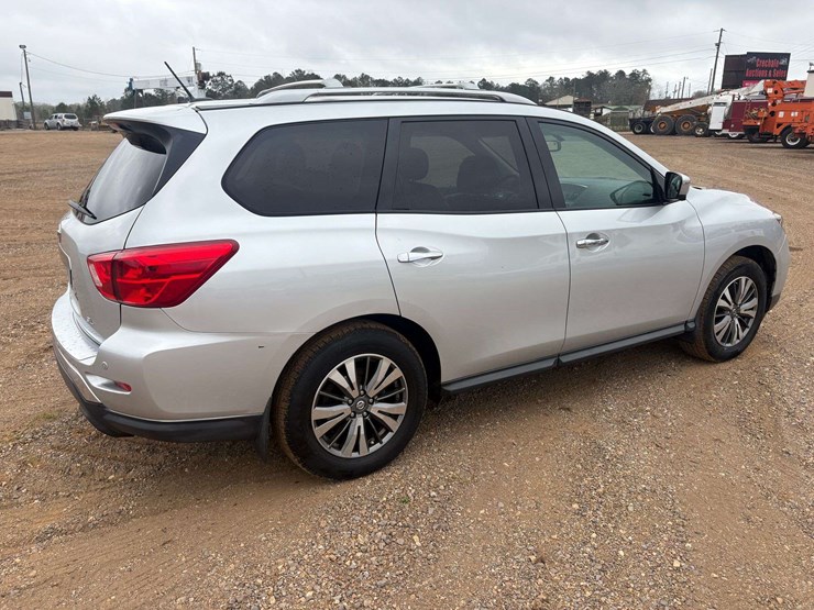 2017-nissan-pathfinder-image-3