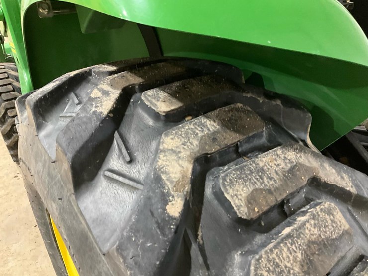 2010-john-deere-3520-image-32