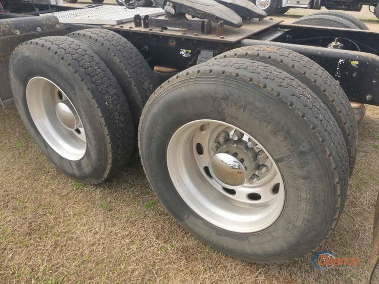 2012-peterbilt-389-image-4