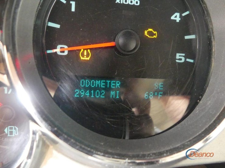 2013-chevrolet-2500hd-image-10