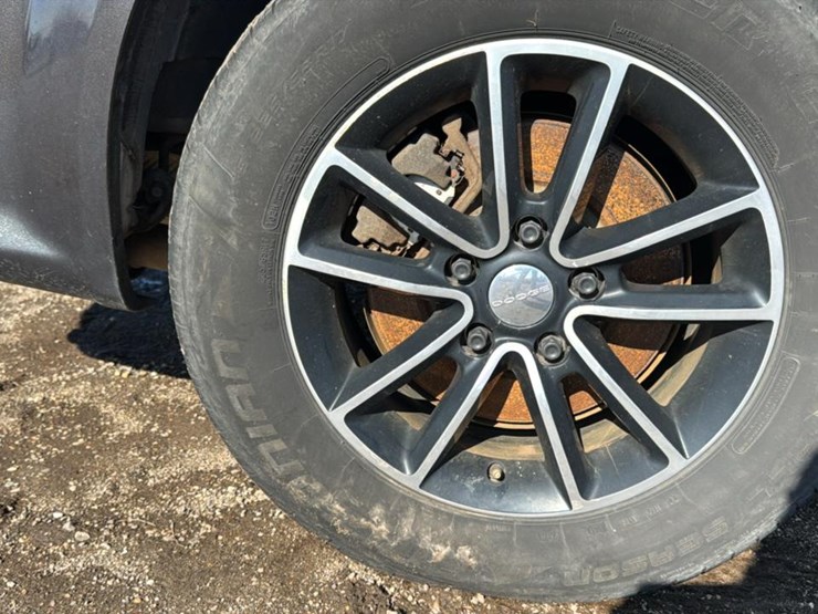 2015-dodge-grand-caravan-sxt-image-16